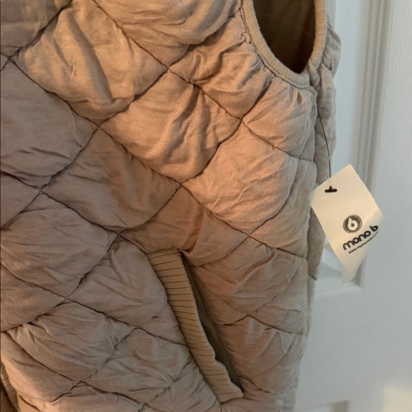 Mono B Quilted Tan Vest - Picture 4 of 5